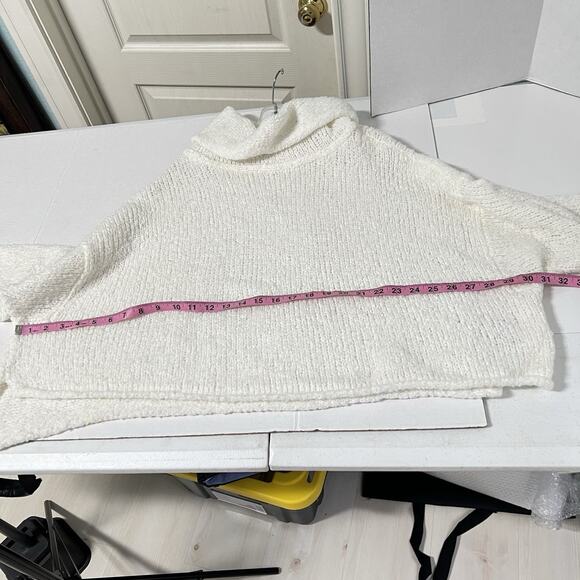 Free People Oversized Cowl Neck Sweater BFF Size M Chunky Knit White Slouchy - Picture 11 of 14